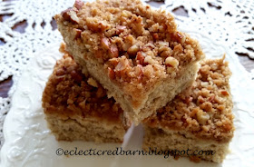 Eclectic Red Barn: Banana Cake with Pecan Crumb Topping