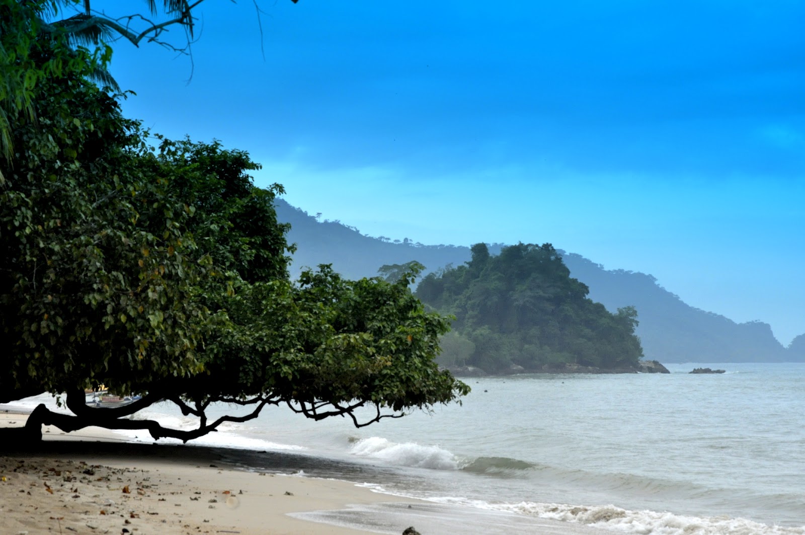 LILIS ART PHOTOGRAPHY BACKPACKER ke Pantai Pasir Putih LILIS ART PHOTOGRAPHY BACKPACKER ke Pantai Pasir Putih