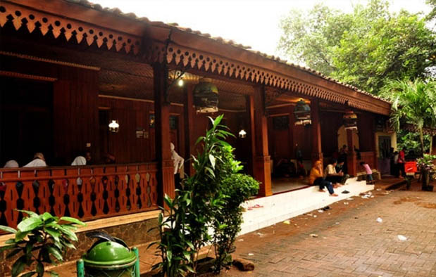 Rumah Adat Betawi, Jakarta (Rumah Kebaya), Gambar 