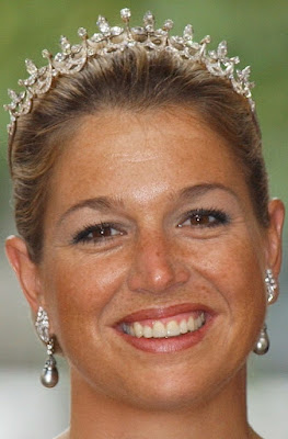 antique pearl tiara netherlands queen wilhelmina maxima