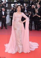 Sonam Kapoor looks stunning in Cannes 2017 019.jpg
