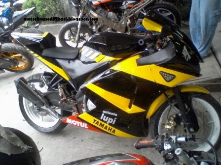 Gambar modifikasi new vixion hitam full fairing 2014 vs 