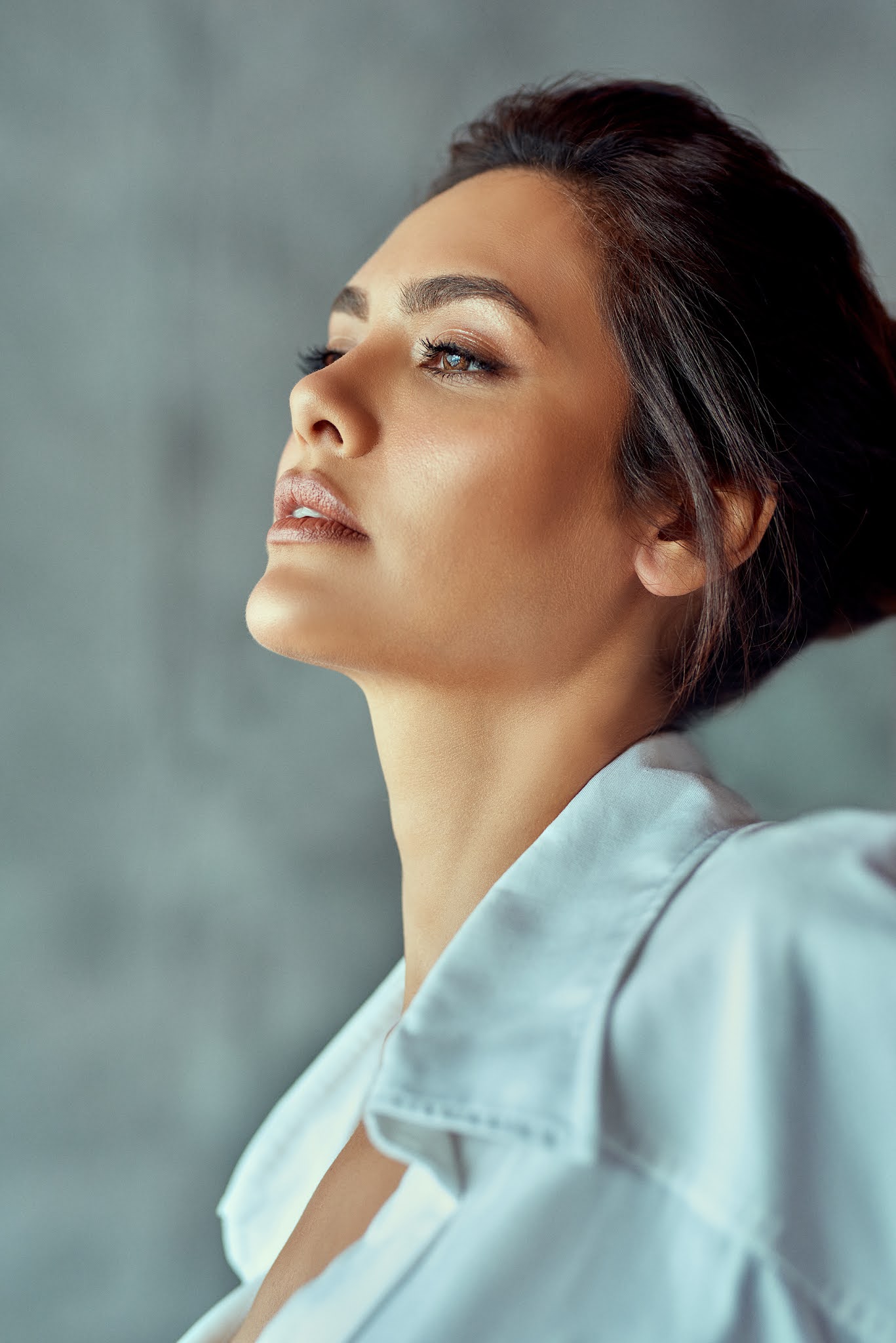 Esha Gupta UHD HD Photos