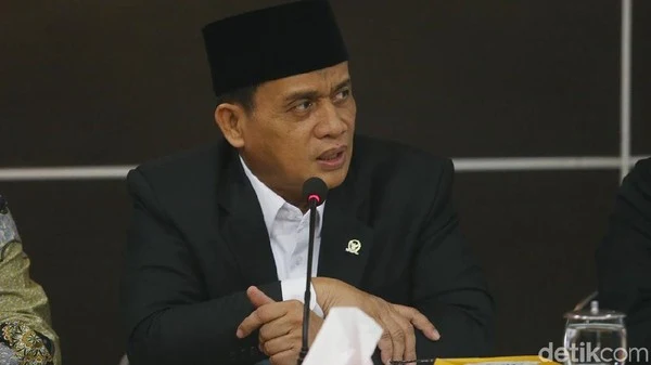 Jejak Romo Syafi'i: Doa Menohok Depan Jokowi, Kini Berseteru Versus Bobby