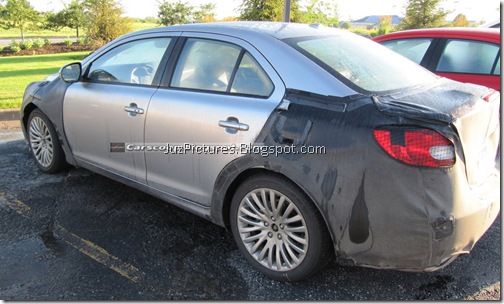 2011-Suzuki-Kizashi-side
