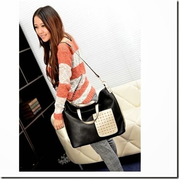 BI 4544 Black (190.000) - Material PU Leather Bottom Width 46 Cm Height 34 Cm Thickness 13 Cm Weight 0.7 