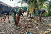 Koramil 1423-03/Lilirilau dan Posramil Ganra bersama Masyarakat Bersihkan Pasar Tradisional Pallapao