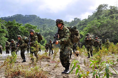 Colombia's peace 'impaz': The Colombian army showing its skills.