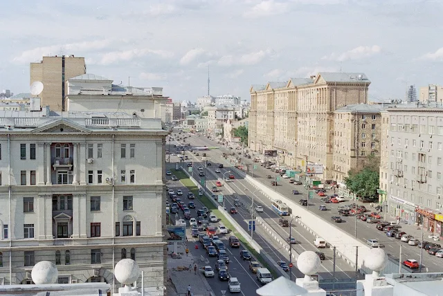 вид с крыши жилого дома на Новинском бульваре, Новинский бульвар