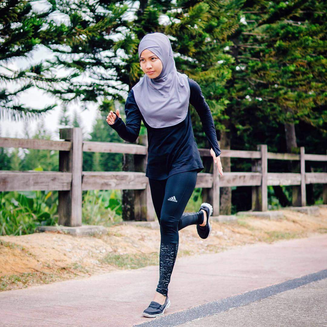 SPORTS HIJAB BY NURD KHUSUS UNTUK WANITA BERHIJAB YANG AKTIF