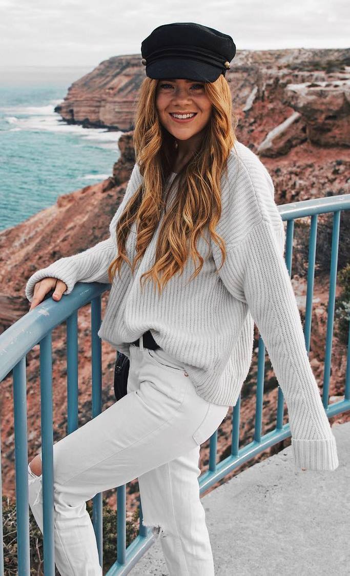 cozy fall outfit / black hat + sweater + white ripped jeans