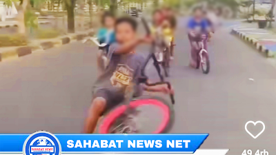 Bahayakan Pengguna Jalan, Freestyle Sepeda Remaja di Jalan Bintang Pinrang Rawan Telan Korban 
