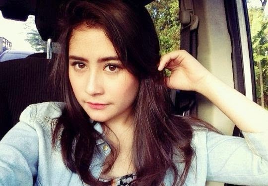 Foto Prilly Latuconsina