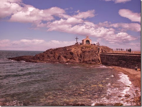 Une ermitage sur une falaise à Collioure