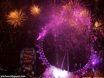 london eye at night with fireworks. Pictures of the London Eye New