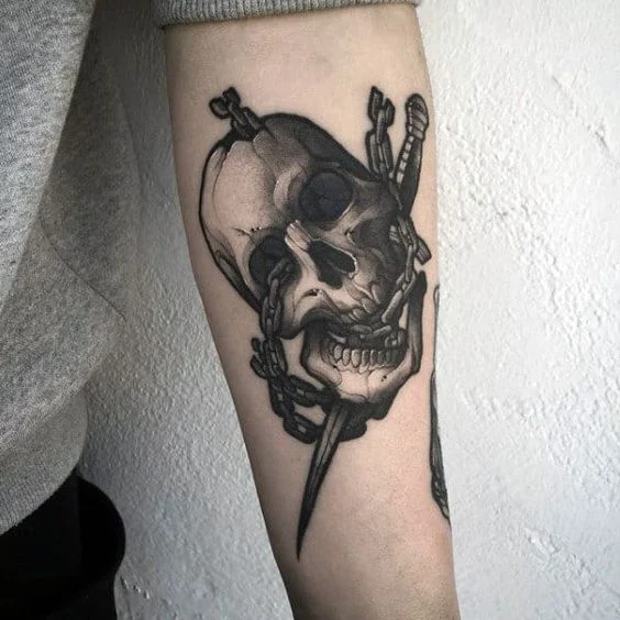 Tatuajes de Calaveras y Dagas