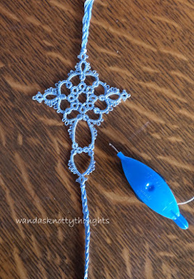 "Medallion Cross Bookmark" © Wanda Salmans found on wandasknottythoughts.blogspot.com