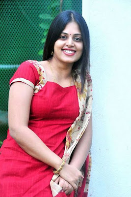 hot mallu star sindhu menon cute looking stills