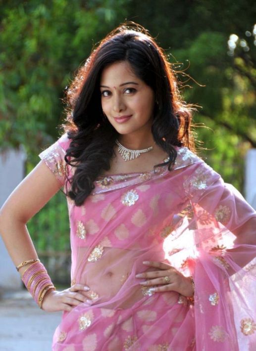 Preetika-Rao-cute-in-pink-saree+(6).jpg