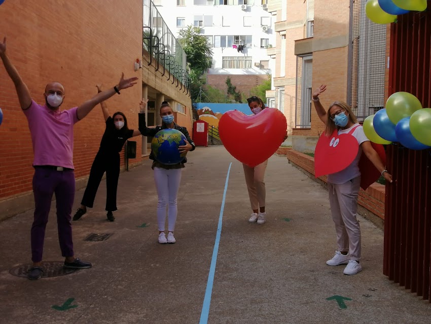 UNAS SONRISAS QUE NOS ALEGRAN EL CORAZÓN 