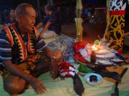 dayak12 Suku   Suku di Indonesia Yang Terkenal Dengan Ilmu Mistisnya