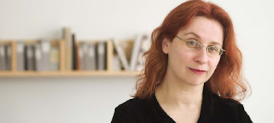 http://www.randomhouse.com.au/authors/audrey-niffenegger.aspx