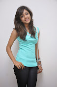 Vithika Sheru Glamorous Photo Shoot Gallery-thumbnail-3