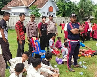 Kapolsek Puring Iptu Suwarto  S.H. bersama Anggota Melaksanakan Monitoring Kegiatan Popda di lapangan Kec.Puring