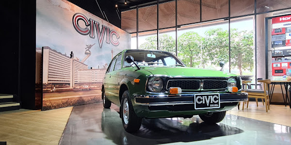 Honda Showcases The First Generation Honda Civic Legendary Car At Dreams Café