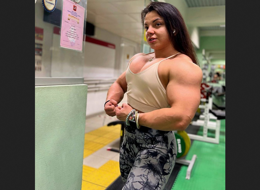 Female Bodybuilder Huge Muscle Biceps and Triceps