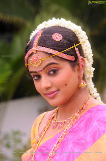 Priyamani in wedding dress,