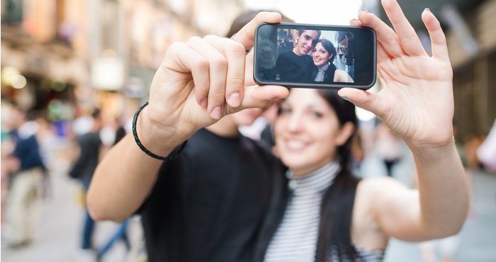 People Who Post Their Love Life On Facebook Have Psychological Problems According To Researchers