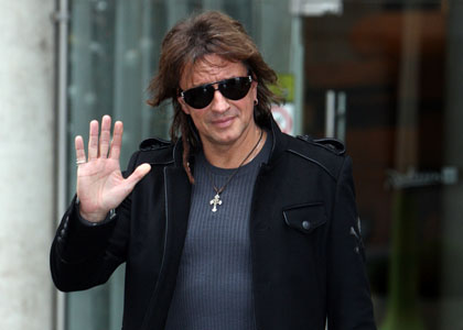 Bon Jovi guitarist Richie Sambora has entered rehab for his drinking problem