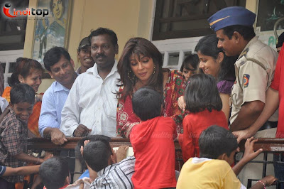 Priyanka Chopra & Ranbir Kapoor Ganesha Visarjan Pictures