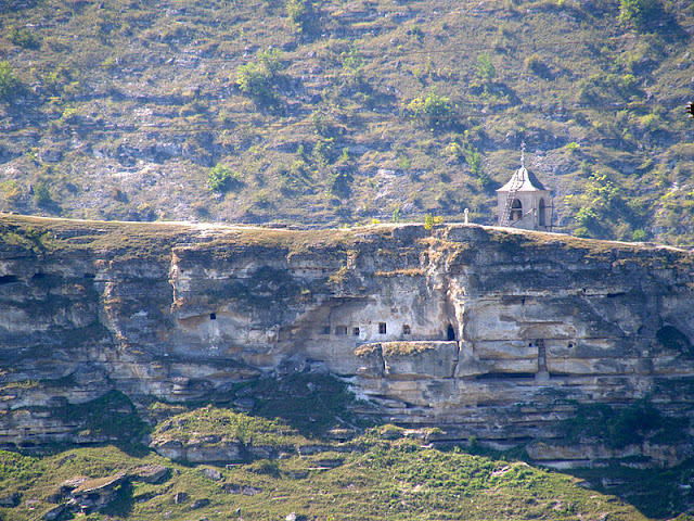 Gereja-gereja gua di Old Orhei