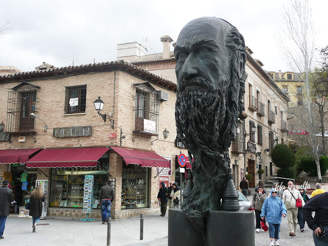 Estatua de Samuel ha-Leví frente al Museo del Greco