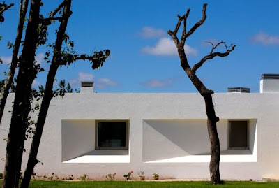 Contemporary House by Portuguese Architecture