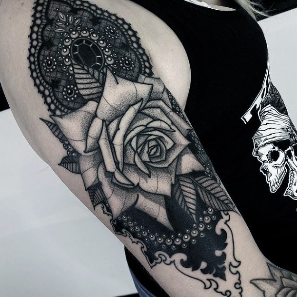 50 tatuagens de jóias que vão fazer você se sentir como uma rainha