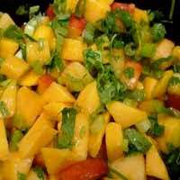 Weight loss recipes : Peach-Mango Salsa with Pita Chips