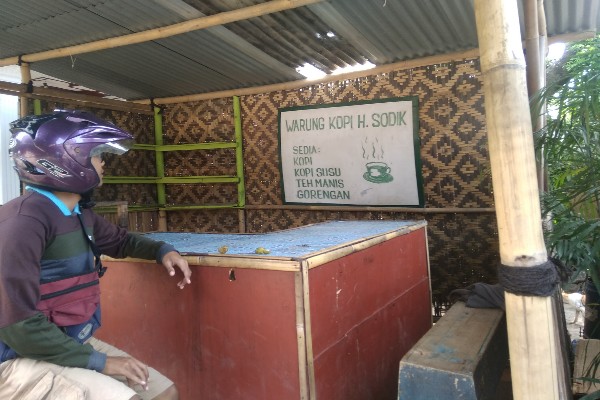 Ngopi Di Warung Kopi H Sodik