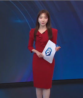 20250617 이윤정 아나운서 레드룩, 강렬한 빨강색 원피스