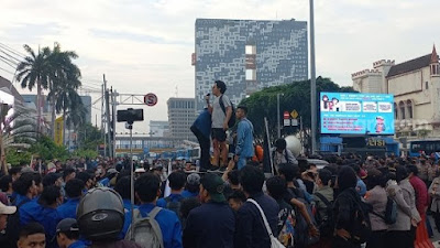 Mahasiswa Ancam Kerahkan Seluruh Rakyat Kepung Istana, Jika Dua Hari Jokowi Tak Keluarkan Pernyataan Tolak Tunda Pemilu