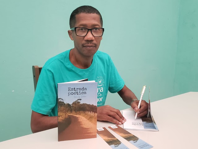 Jornalista Ivan Luiz Santana lança livro com poemas escritos em várias décadas