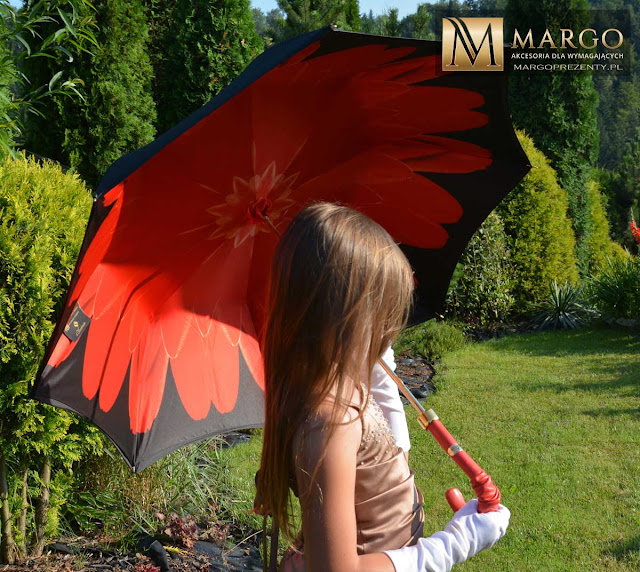 Parasol posiada bardzo mocny stelaż 