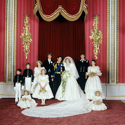 prince charles and princess diana wedding cake. dresses prince charles and