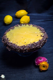 Marzipan-Cheesecake mit Zitronencreme und Cocoanibs