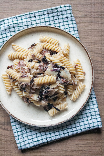 Pasta con radicchio, speck e panna