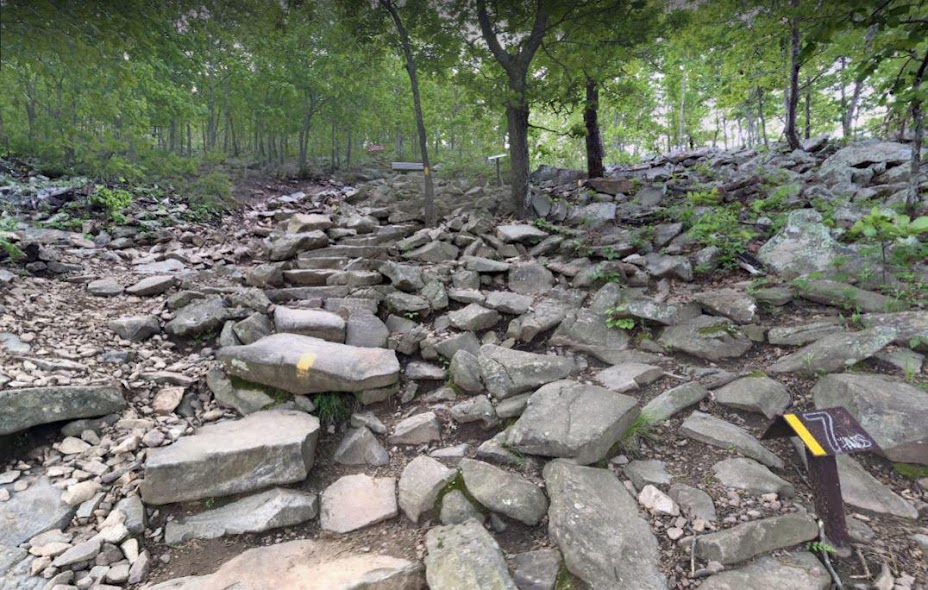 Pinnacle Mountain west side trail