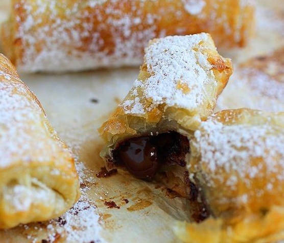 3-INGREDIENT CHEATER’S CHOCOLATE CROISSANTS #desserts #sweets