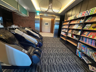 淡水福容大飯店有很大的室內親子樂園，又有阿基師飯店，是新北唯二的五星級飯店。之前我們住過兩家福容飯店台中麗寶福容和福隆福容大飯店，住宿經驗都很不錯。這次帶一群小朋友一起來淡水福容大飯店補過兒童節，總結兩天一夜的住房心得，覺得淡水福容大飯店很適合一家大小安排一個兩天一夜輕旅行，有海景，溫泉，淡水老街等